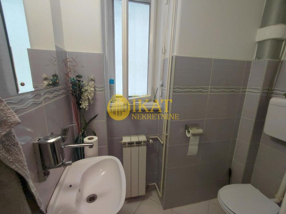 Stan na prodaju u Beogradu, Zemun, cetvorosoban, 110m2, cena 400000 evra