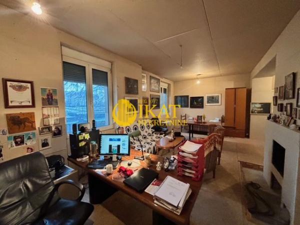 Stan na prodaju u Beogradu, Kalenić pijaca, trosoban, 86m2, cena 328500 evra