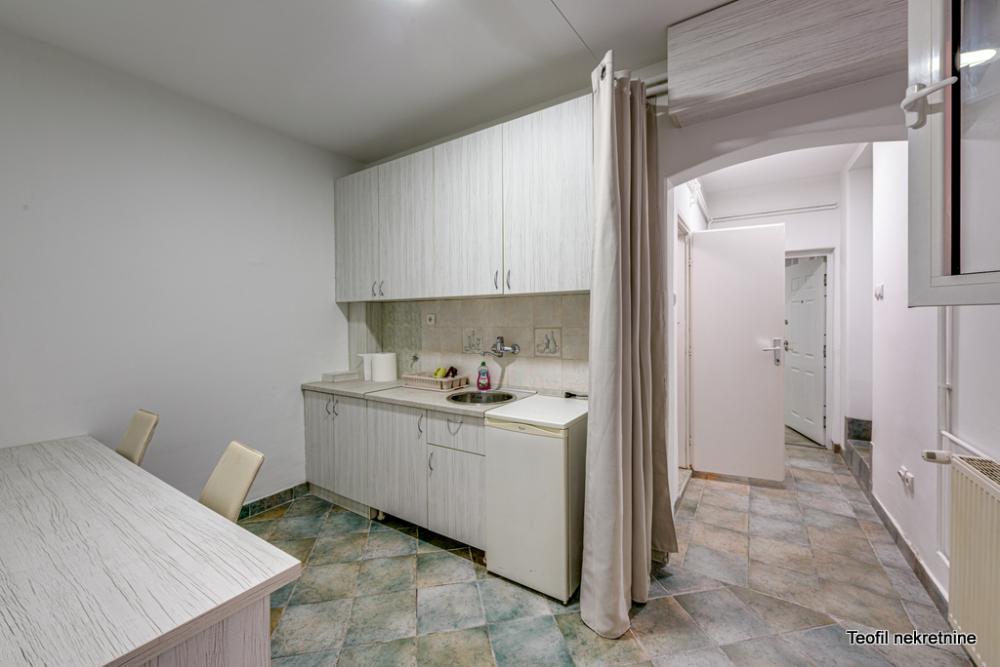 Stan na prodaju u Beogradu, Gornji Dorćol, cetvorosoban, 88m2, cena 275000 evra