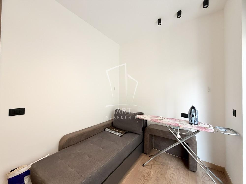 Stan na prodaju u Beogradu, Pašino brdo, trosoban, 54m2, cena 330000 evra