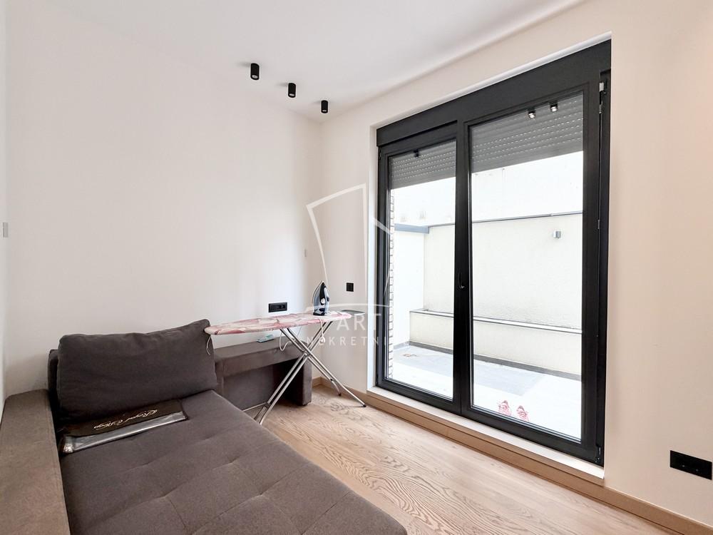 Stan na prodaju u Beogradu, Pašino brdo, trosoban, 54m2, cena 330000 evra