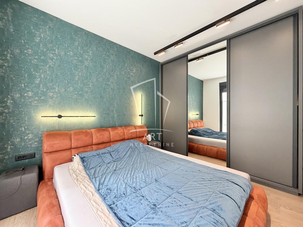 Stan na prodaju u Beogradu, Pašino brdo, trosoban, 54m2, cena 330000 evra