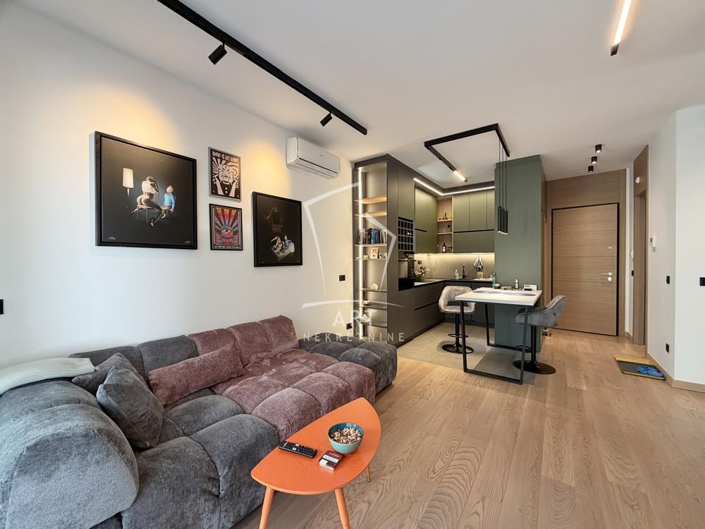 Stan na prodaju u Beogradu, Pašino brdo, trosoban, 54m2, cena 330000 evra