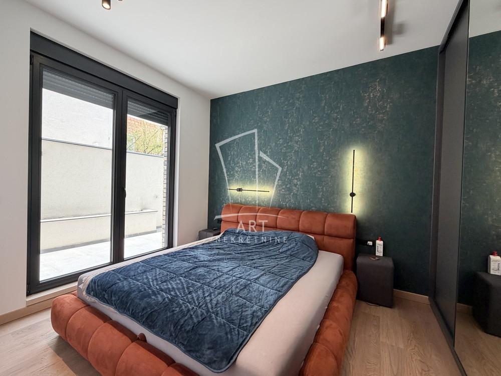 Stan na prodaju u Beogradu, Pašino brdo, trosoban, 54m2, cena 330000 evra