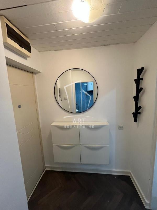 Stan na prodaju u Beogradu, Karaburma, dvoiposoban, 42m2, cena 120000 evra