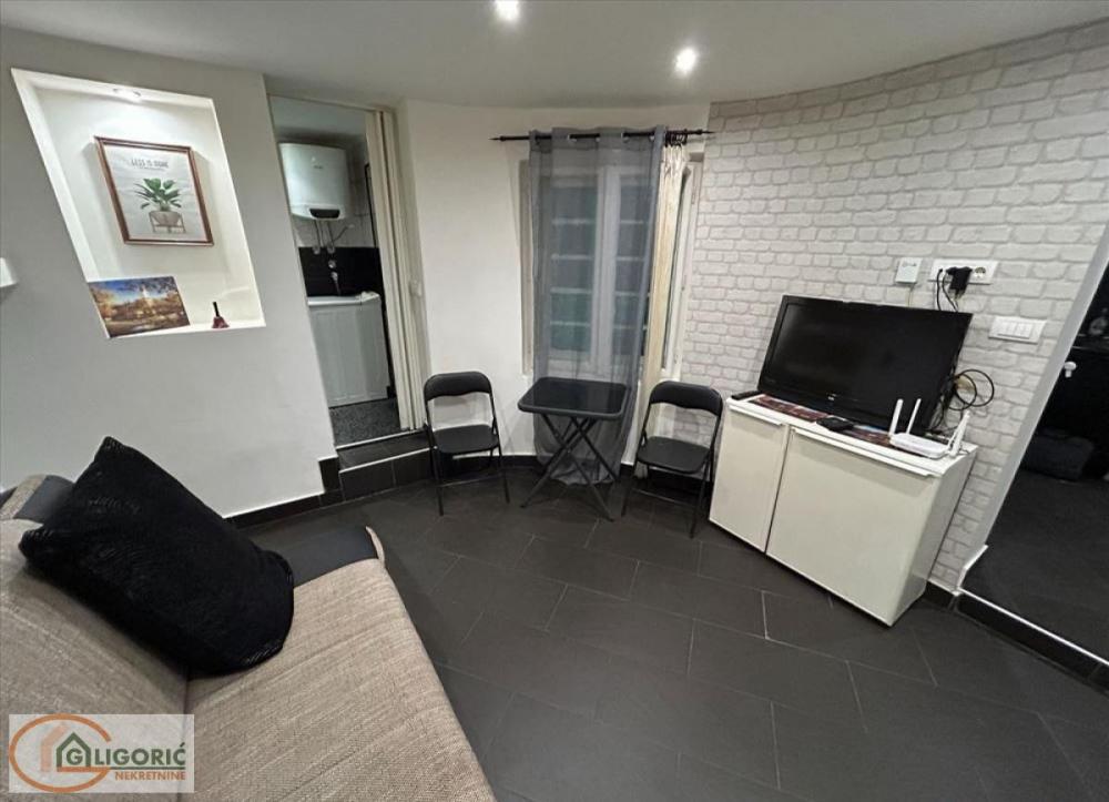 Stan na prodaju u Beogradu, Skadarlija, jednoiposoban, 35m2, cena 90000 evra