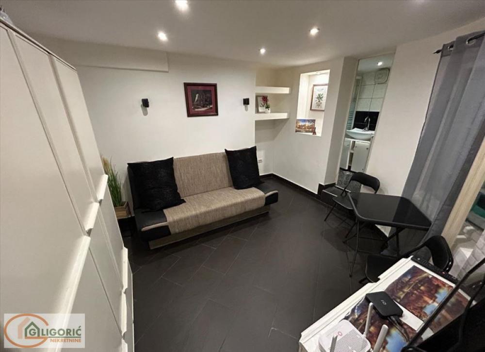 Stan na prodaju u Beogradu, Skadarlija, jednoiposoban, 35m2, cena 90000 evra