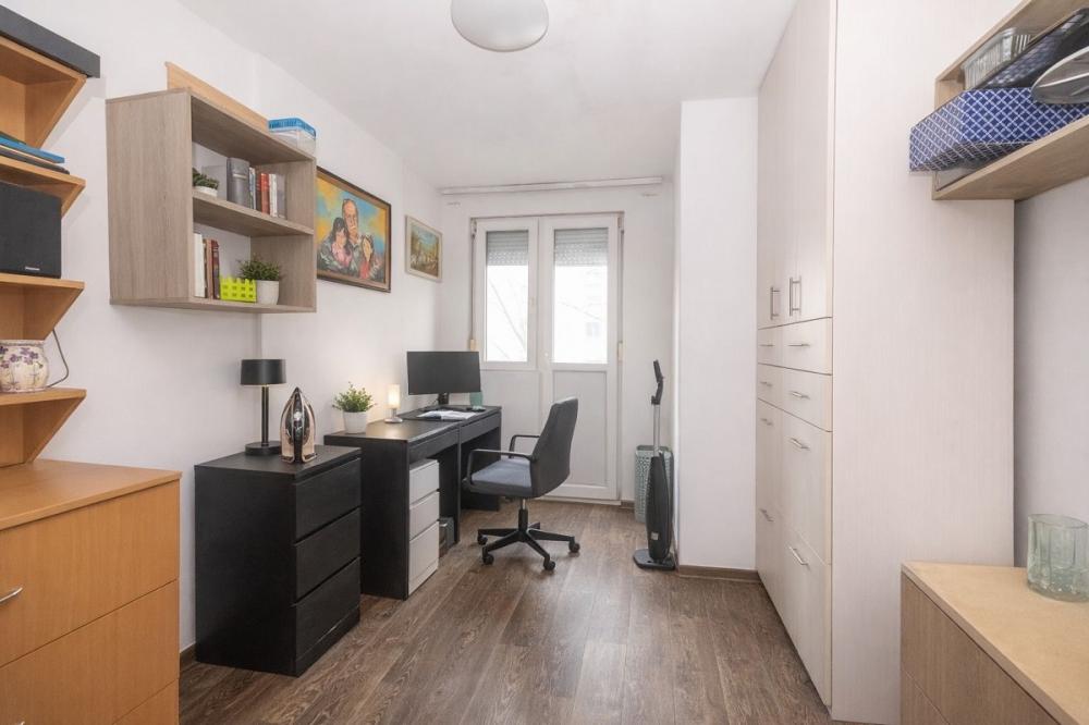 Stan na prodaju u Beogradu, Karaburma, dvosoban, 54m2, cena 160000 evra