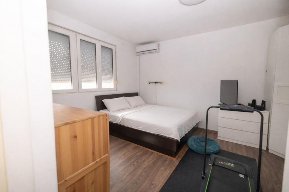 Stan na prodaju u Beogradu, Karaburma, dvosoban, 54m2, cena 160000 evra