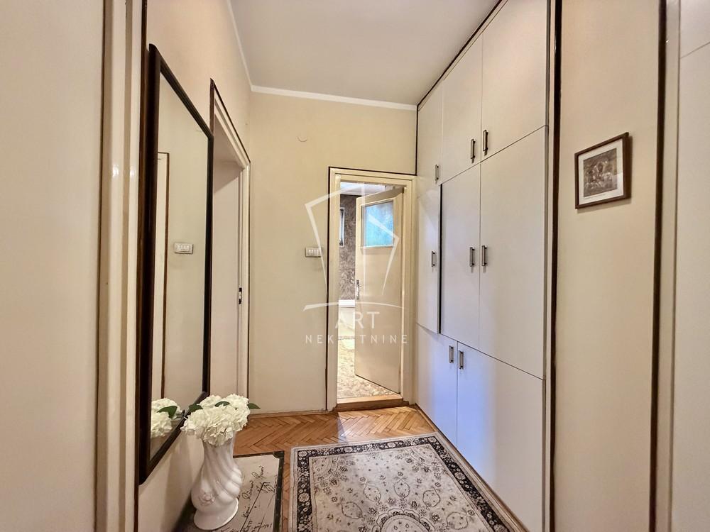 Stan na prodaju u Beogradu, Dedinje, 214m2, cena 1503000 evra