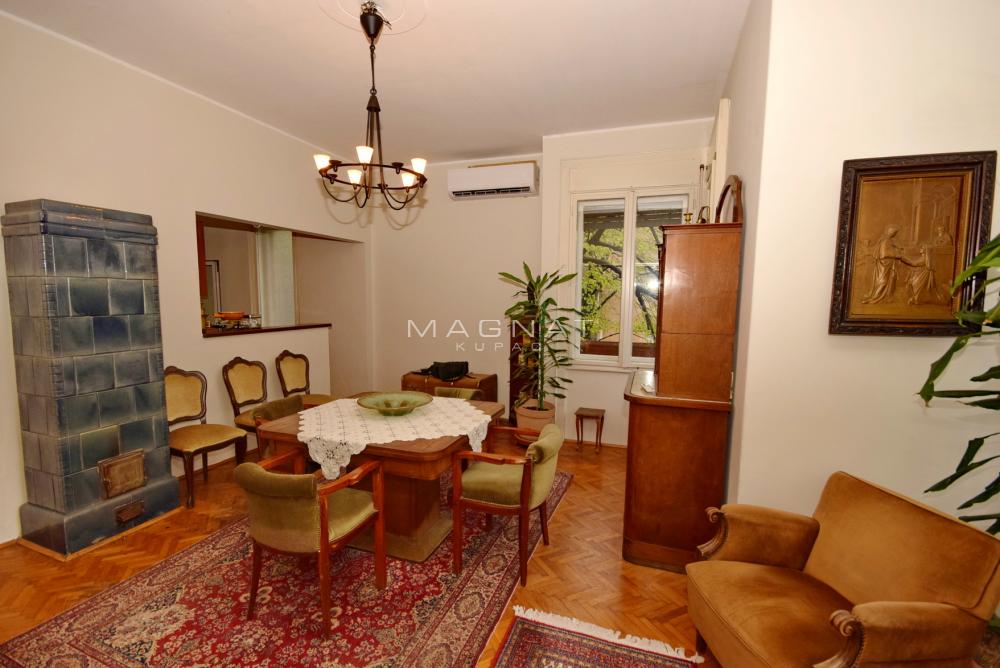 Stan na prodaju u Beogradu, Novi Beograd blok 11 (Hotel Jugoslavija), cetvorosoban, 130m2, cena 450000 evra