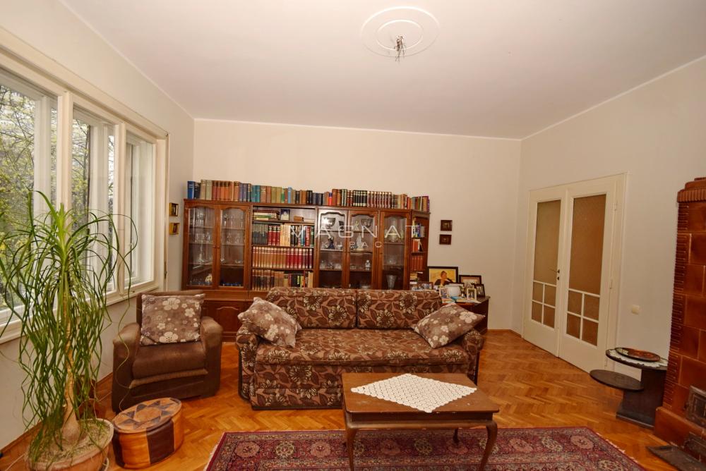 Stan na prodaju u Beogradu, Novi Beograd blok 11 (Hotel Jugoslavija), cetvorosoban, 130m2, cena 450000 evra