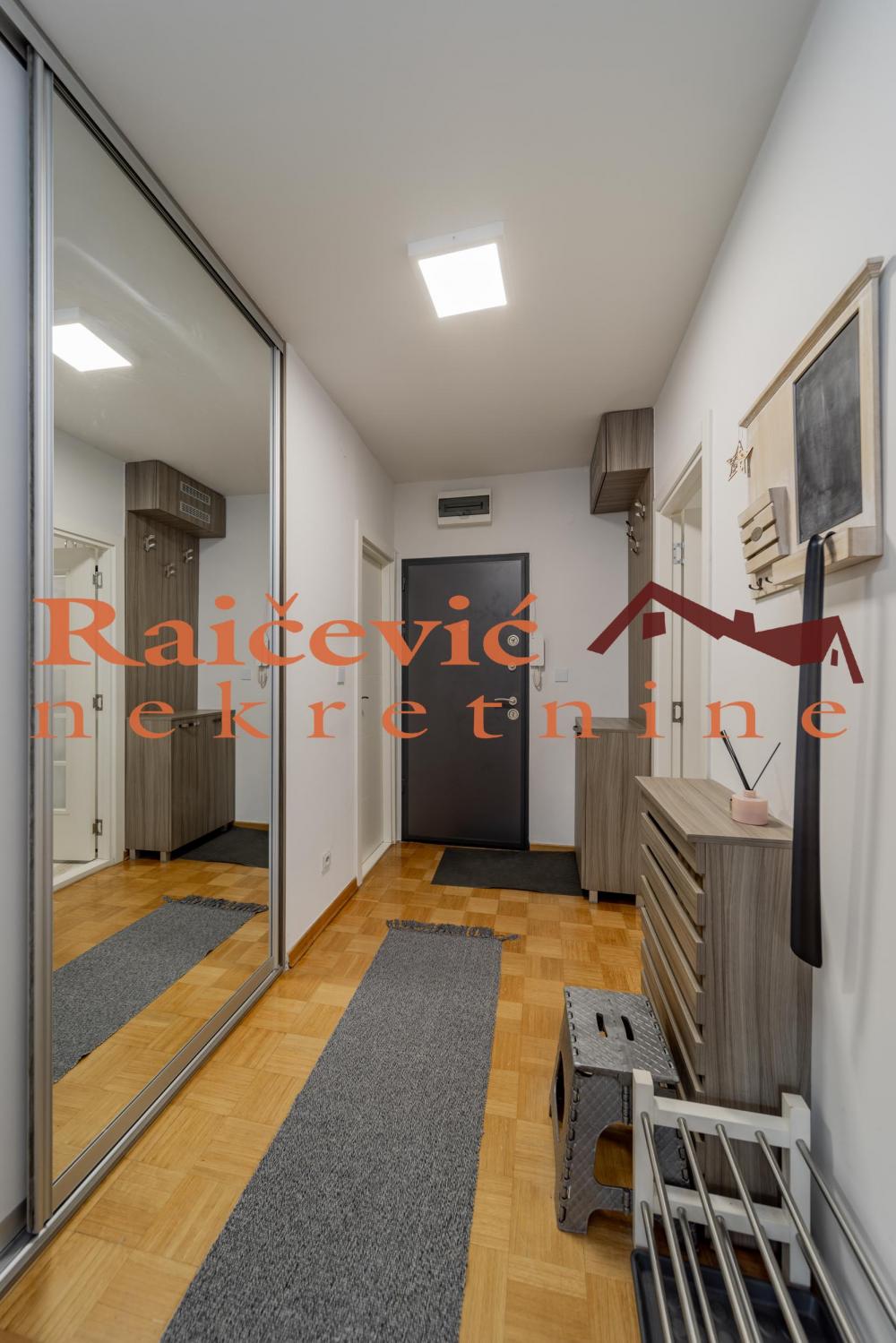 Stan na prodaju u Beogradu, Medaković 3, dvoiposoban, 72m2, cena 209000 evra