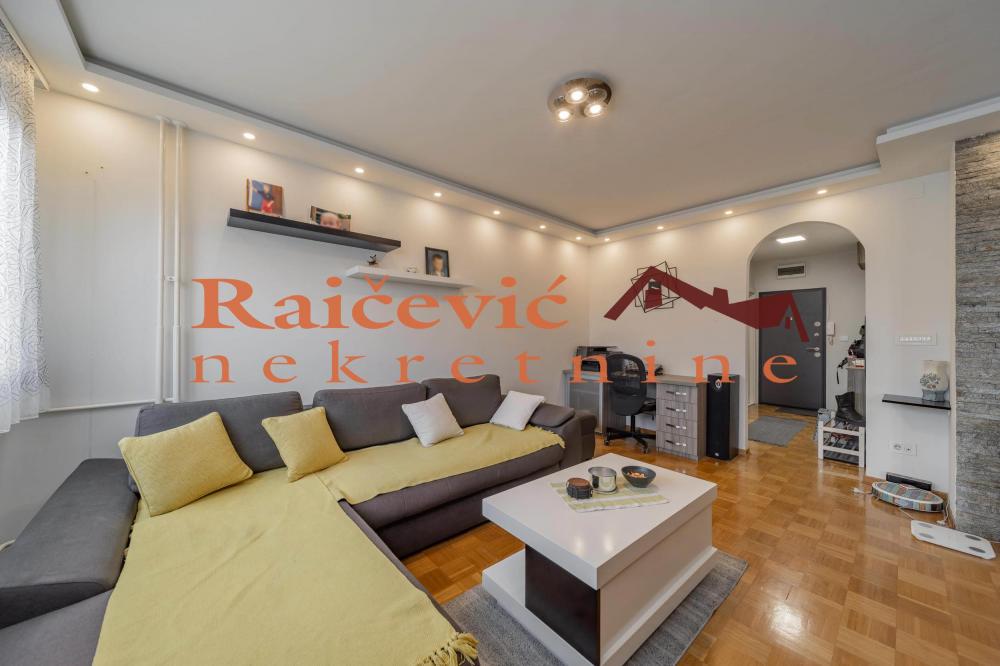 Stan na prodaju u Beogradu, Medaković 3, dvoiposoban, 72m2, cena 209000 evra