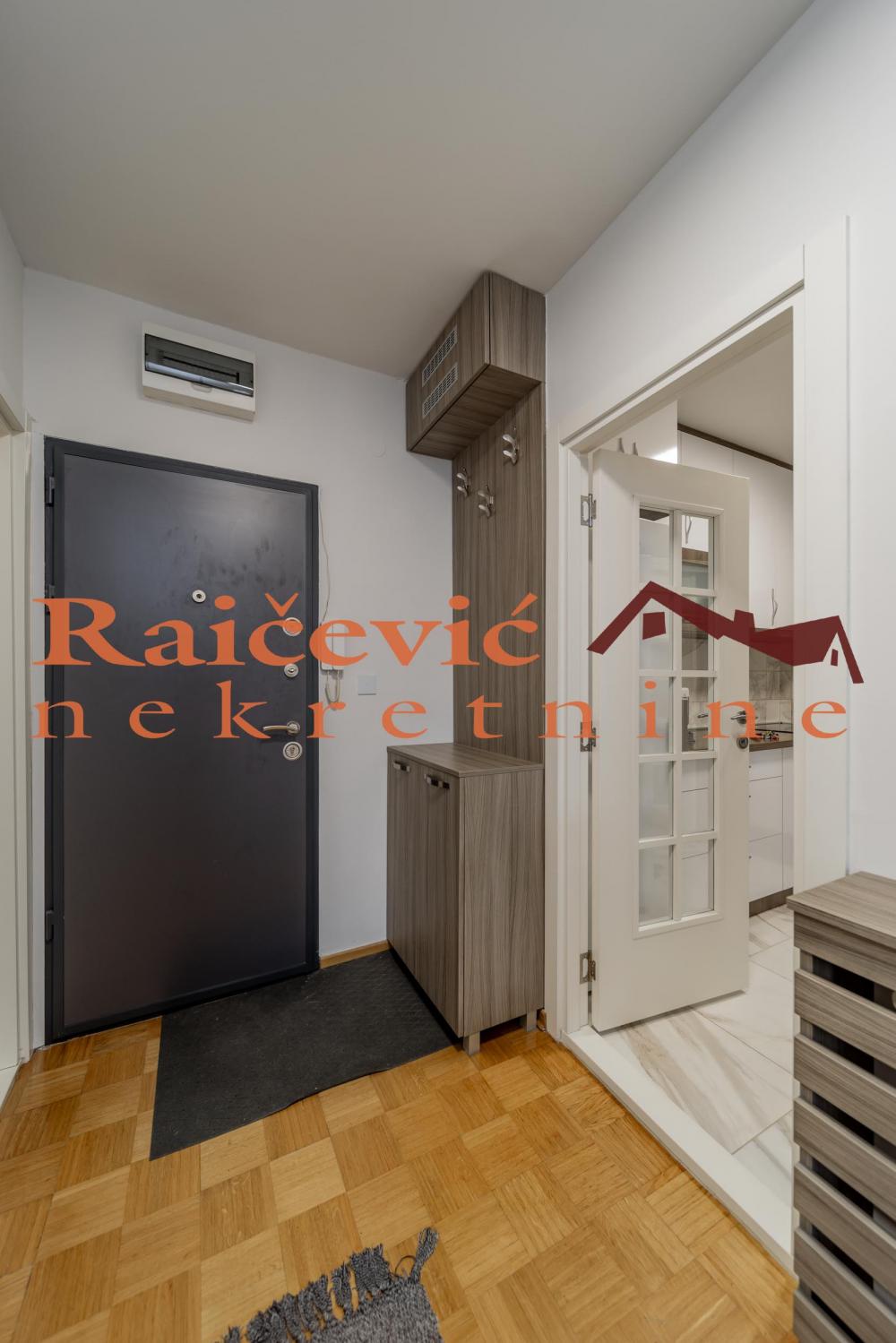 Stan na prodaju u Beogradu, Medaković 3, dvoiposoban, 72m2, cena 209000 evra