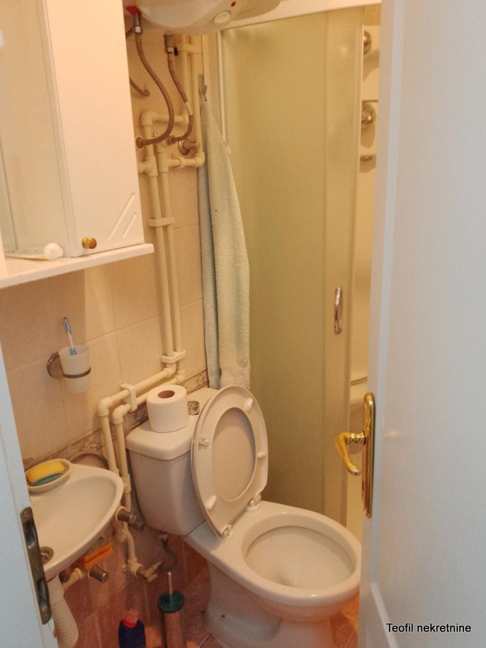 Stan na prodaju u Beogradu, Dedinje, trosoban, 89m2, cena 420000 evra