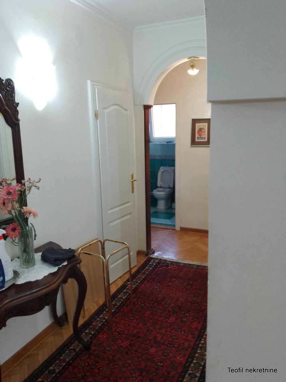 Stan na prodaju u Beogradu, Dedinje, trosoban, 89m2, cena 420000 evra