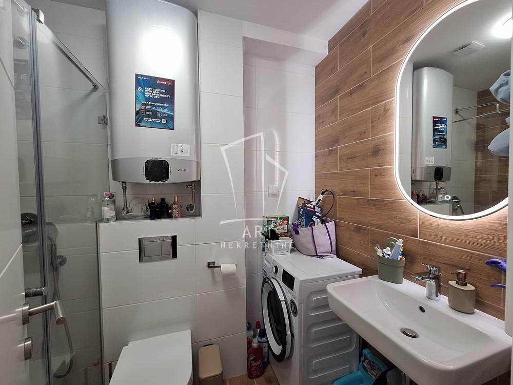 Stan na prodaju u Beogradu, Vračar, trosoban, 63m2, cena 290000 evra