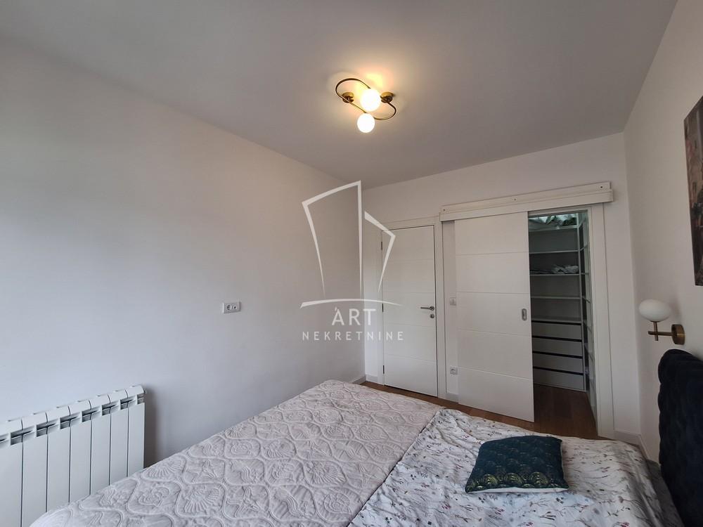 Stan na prodaju u Beogradu, Vračar, trosoban, 63m2, cena 290000 evra