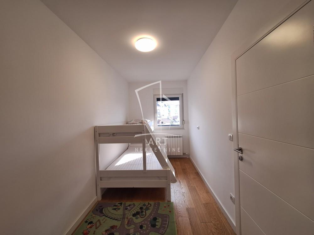 Stan na prodaju u Beogradu, Vračar, trosoban, 63m2, cena 290000 evra