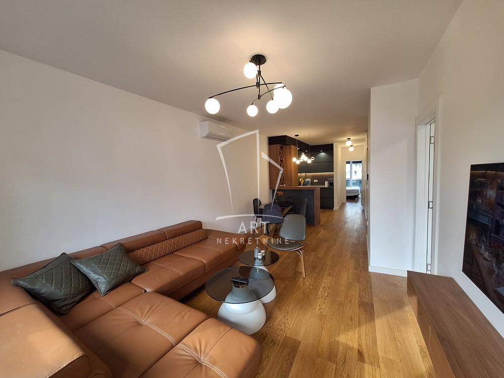 Stan na prodaju u Beogradu, Vračar, trosoban, 63m2, cena 290000 evra