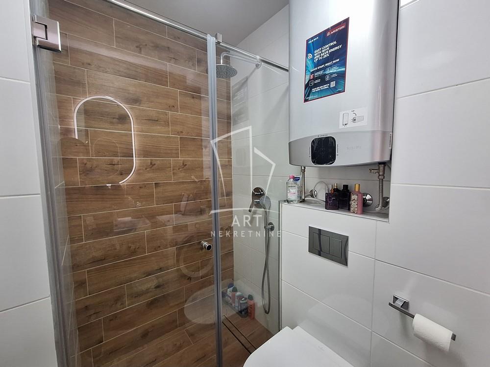 Stan na prodaju u Beogradu, Vračar, trosoban, 63m2, cena 290000 evra