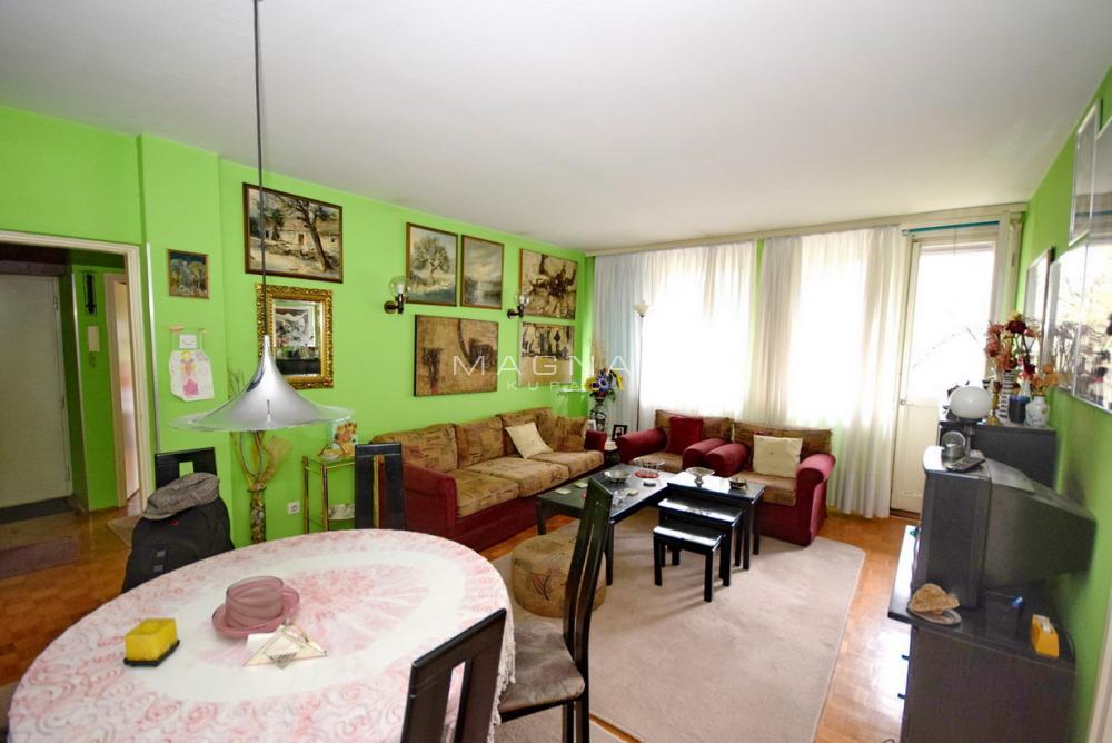 Stan na prodaju u Beogradu, Fontana, trosoban, 77m2, cena 255000 evra