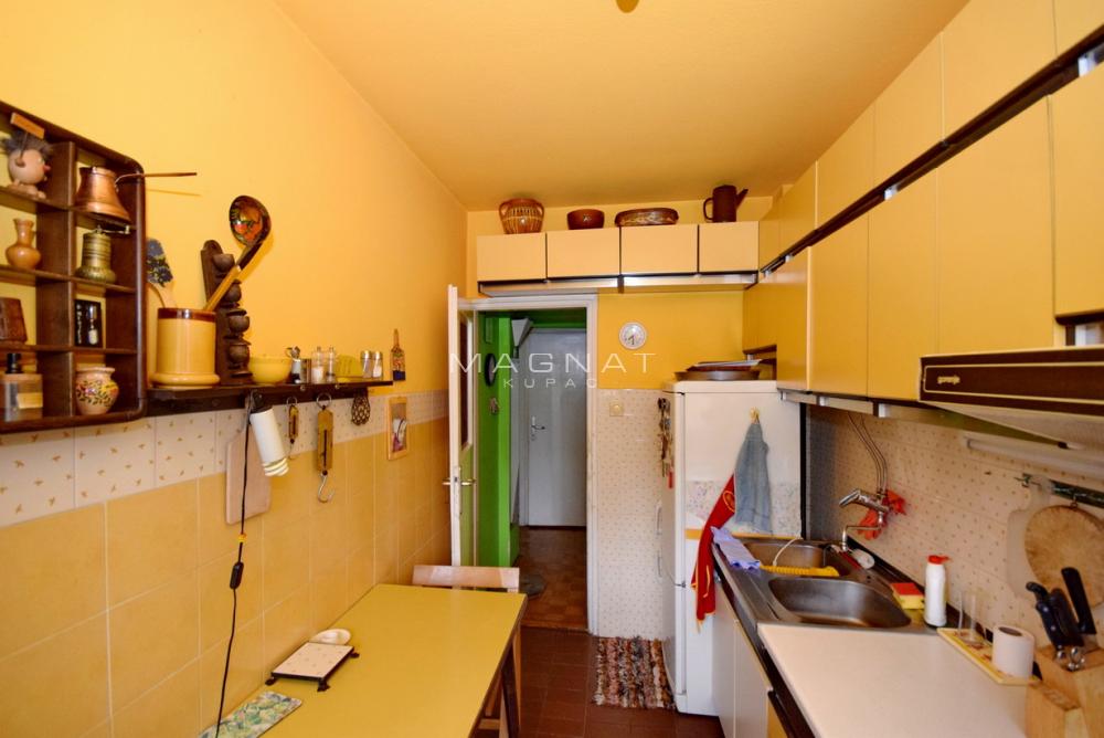 Stan na prodaju u Beogradu, Fontana, trosoban, 77m2, cena 255000 evra