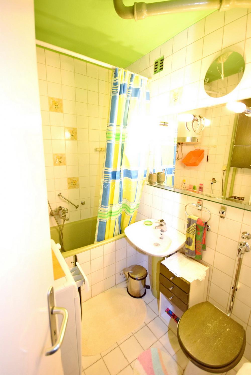 Stan na prodaju u Beogradu, Fontana, trosoban, 77m2, cena 255000 evra