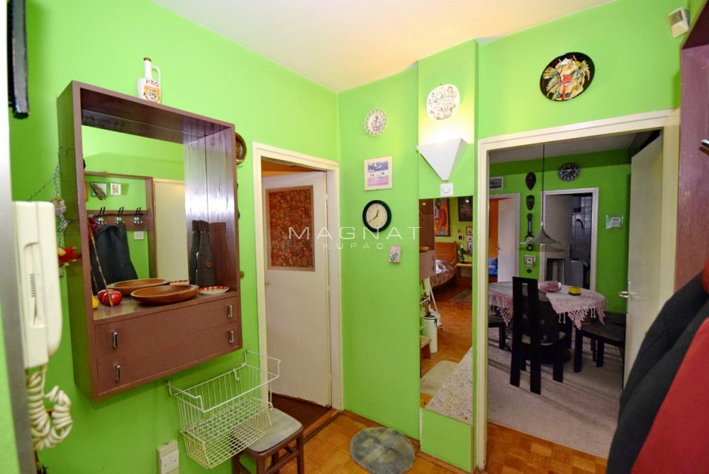 Stan na prodaju u Beogradu, Fontana, trosoban, 77m2, cena 255000 evra