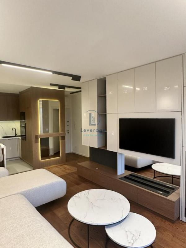 Stan na prodaju u Beogradu, Višnjička banja, dvosoban, 42m2, cena 182000 evra