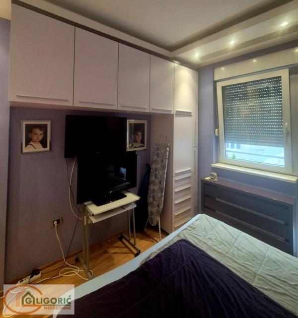 Stan na prodaju u Beogradu, Đeram pijaca, jednoiposoban, 53m2, cena 235000 evra