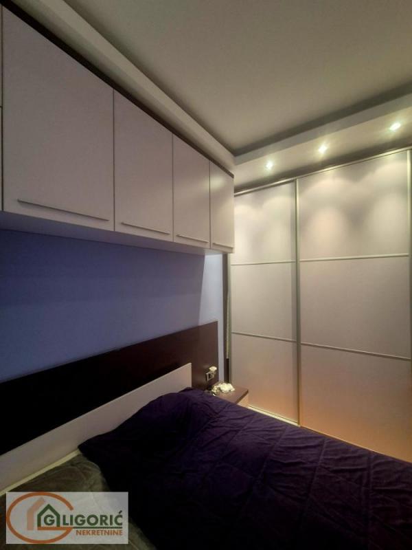 Stan na prodaju u Beogradu, Đeram pijaca, jednoiposoban, 53m2, cena 235000 evra