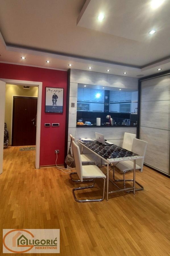 Stan na prodaju u Beogradu, Đeram pijaca, jednoiposoban, 53m2, cena 235000 evra