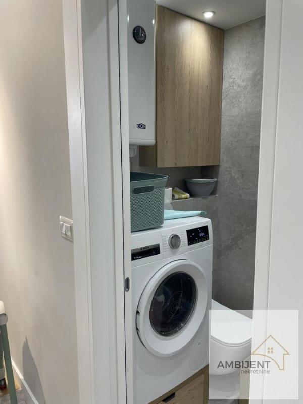 Stan na prodaju u Beogradu, Karaburma, dvoiposoban, 69m2, cena 250000 evra