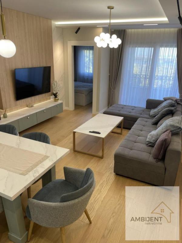 Stan na prodaju u Beogradu, Karaburma, dvoiposoban, 69m2, cena 250000 evra