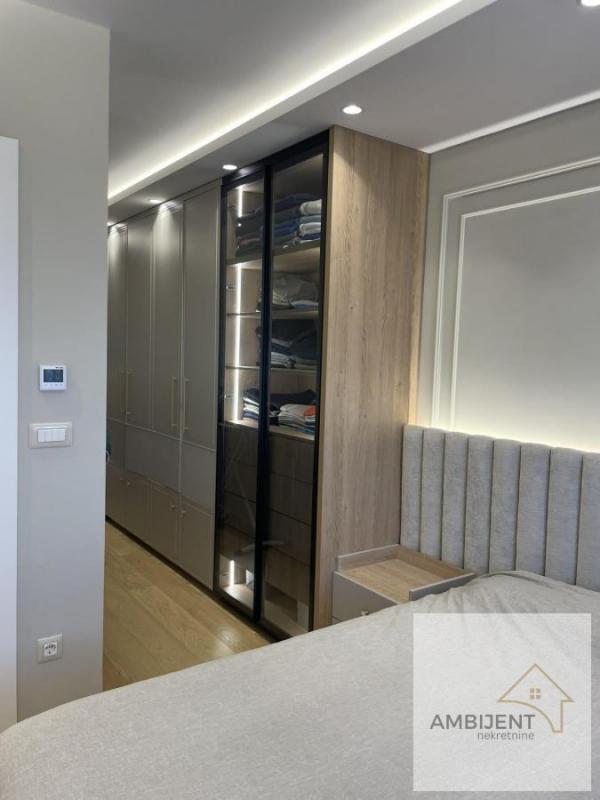 Stan na prodaju u Beogradu, Karaburma, dvoiposoban, 69m2, cena 250000 evra