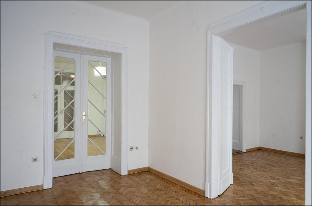 Stan na prodaju u Beogradu, Savski venac, trosoban, 60m2, cena 700 evra