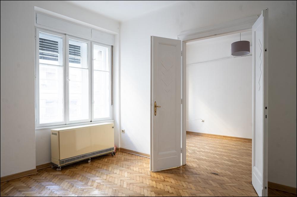 Stan na prodaju u Beogradu, Savski venac, trosoban, 60m2, cena 700 evra