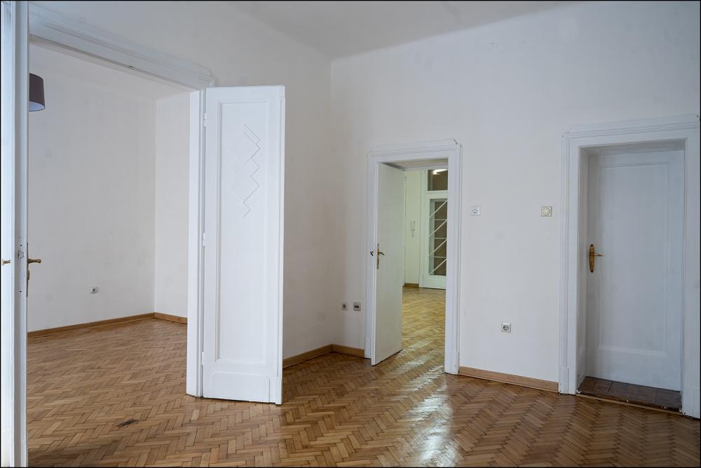 Stan na prodaju u Beogradu, Savski venac, trosoban, 60m2, cena 700 evra