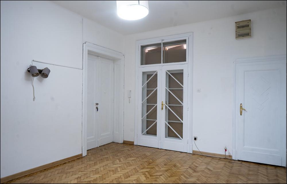 Stan na prodaju u Beogradu, Savski venac, trosoban, 60m2, cena 700 evra