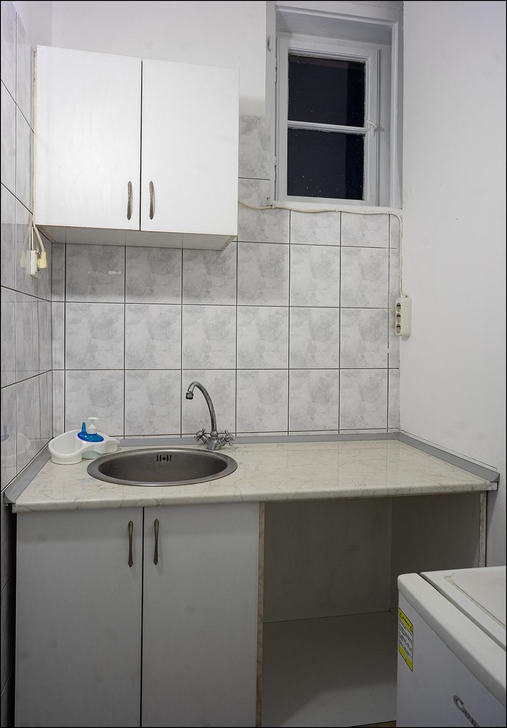 Stan na prodaju u Beogradu, Savski venac, trosoban, 60m2, cena 700 evra