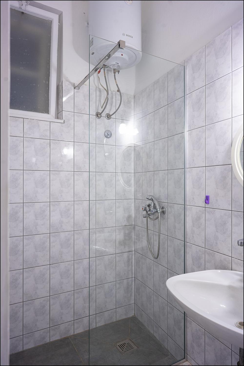 Stan na prodaju u Beogradu, Savski venac, trosoban, 60m2, cena 700 evra