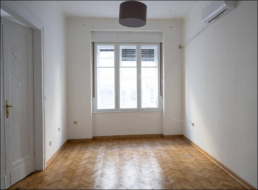 Stan na prodaju u Beogradu, Savski venac, trosoban, 60m2, cena 700 evra