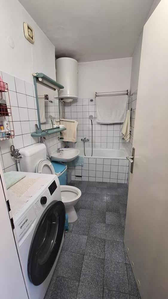 Stan na prodaju u Beogradu, Bežanijska kosa, cetvorosoban, 78m2, cena 210000 evra