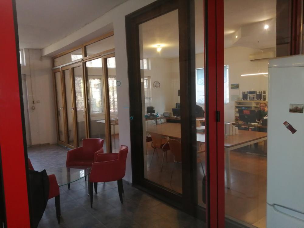 Stan na prodaju u Beogradu, Ledine, 700m2, cena 900000 evra