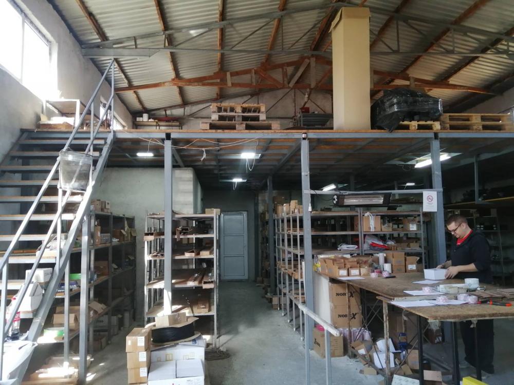 Stan na prodaju u Beogradu, Ledine, 700m2, cena 900000 evra