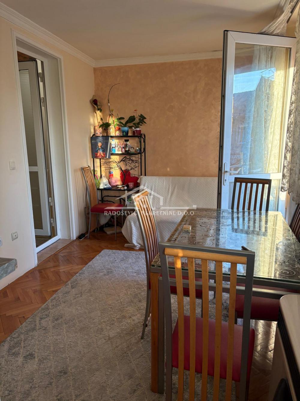 Stan na prodaju u Beogradu, Petlovo brdo, dvosoban, 62m2, cena 115000 evra