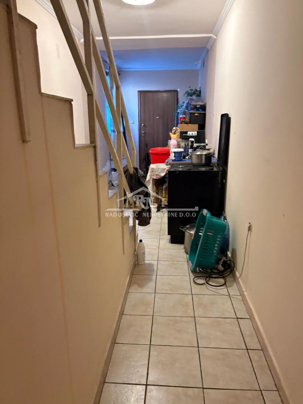 Stan na prodaju u Beogradu, Petlovo brdo, dvosoban, 62m2, cena 115000 evra