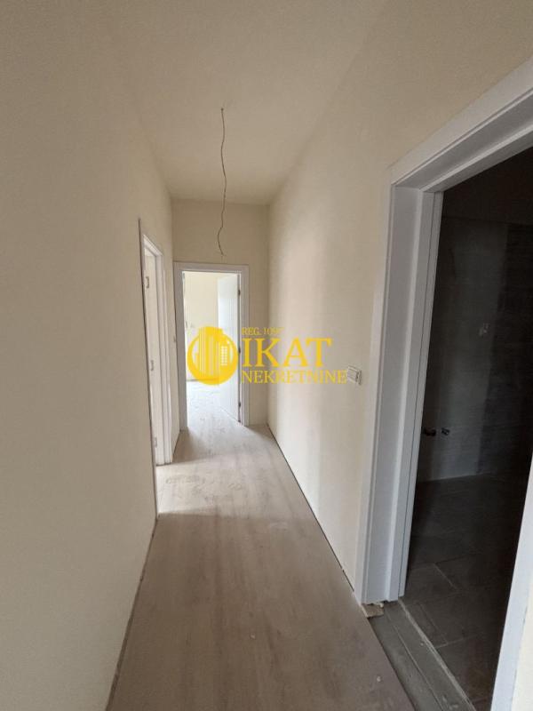 Stan na prodaju u Beogradu, Zemun, dvoiposoban, 62m2, cena 98800 evra